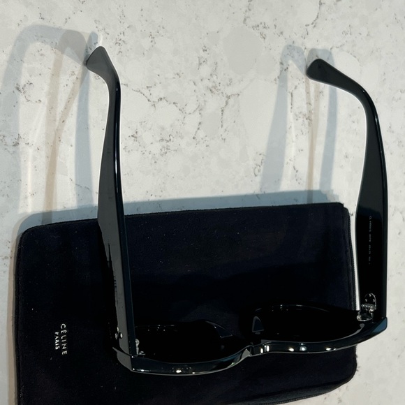 Authentic Celine (original) round cat-eye sunglasses, black frames, green lens. - Picture 5 of 9